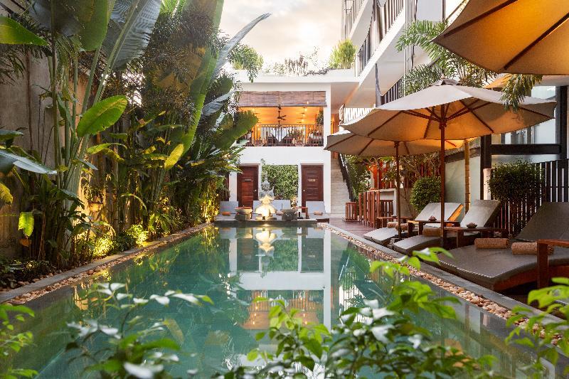 The Thirdfold Residence Сиемрип Экстерьер фото The hotel's pool