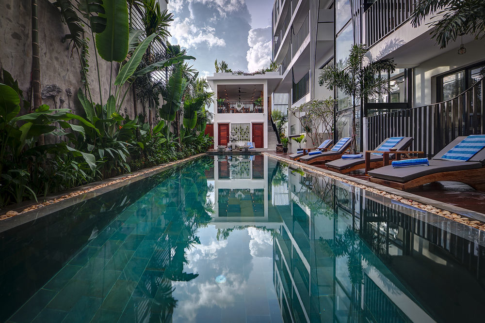 The Thirdfold Residence Сиемрип Экстерьер фото The hotel's pool