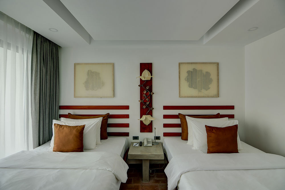 The Thirdfold Residence Сиемрип Экстерьер фото Deluxe Room