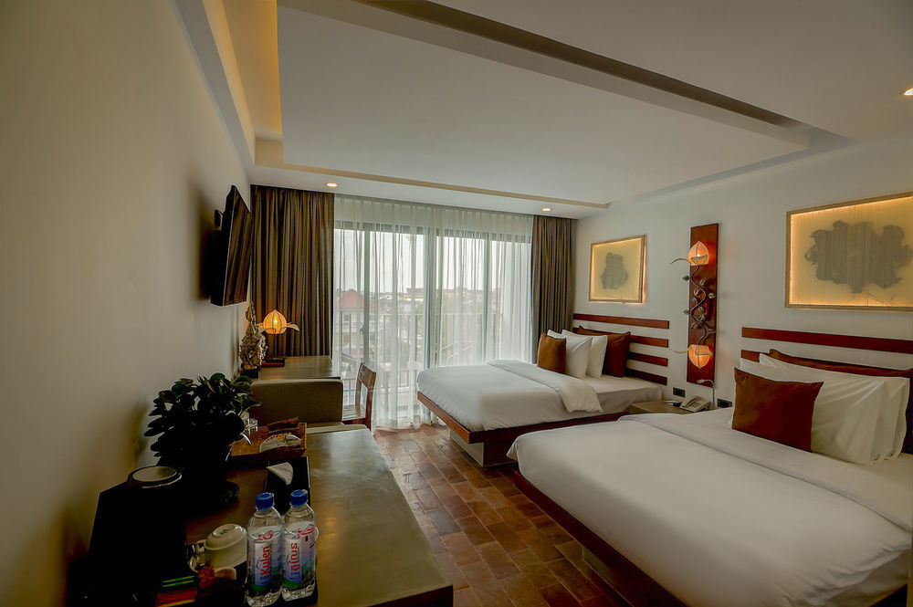 The Thirdfold Residence Сиемрип Экстерьер фото Deluxe Room