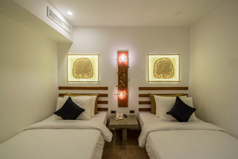 The Thirdfold Residence Сиемрип Экстерьер фото Deluxe Twin Room